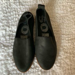 NWOT Sorel Ella Slip on Shoes